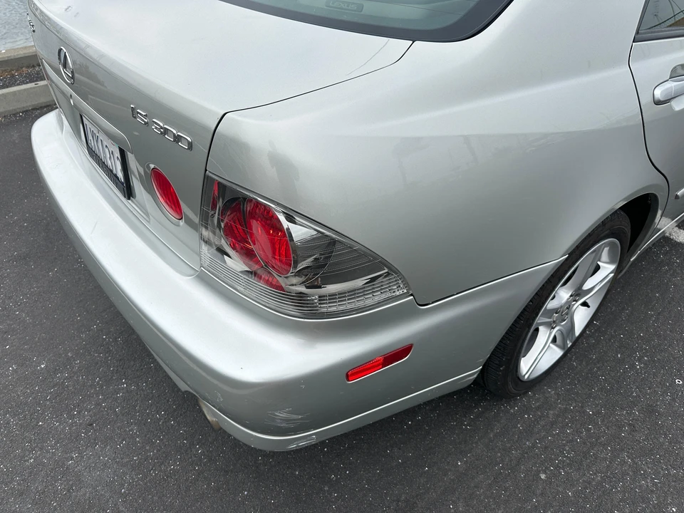 2003 Lexus IS 1st Gen - Image 28 of 31