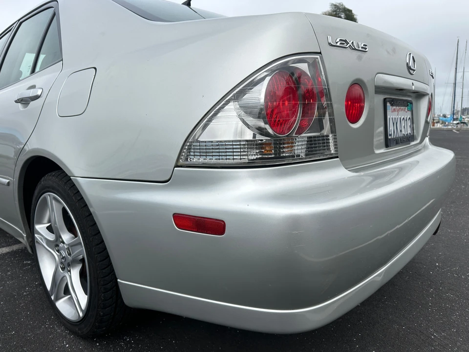2003 Lexus IS 1st Gen - Image 27 of 31