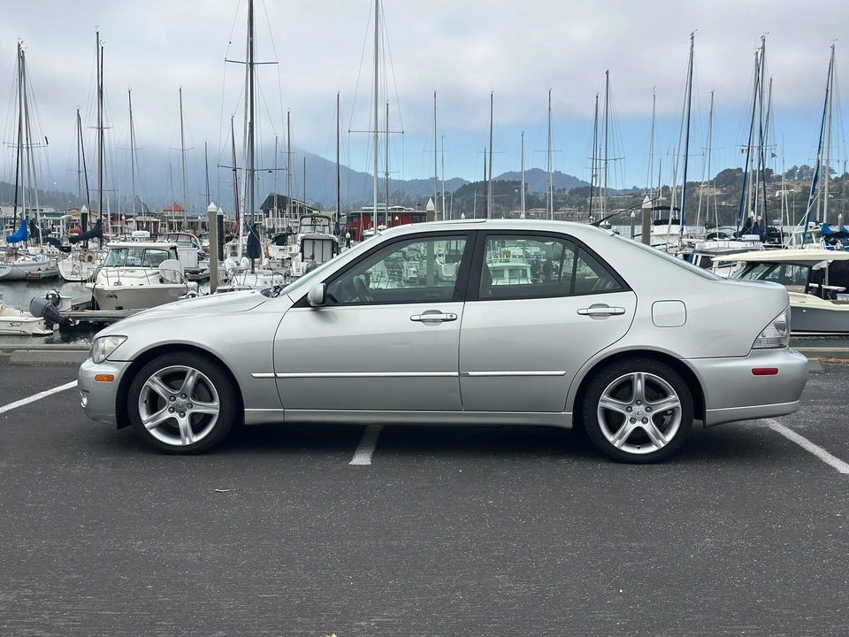 2003 Lexus IS 1st Gen - Image 10 of 31