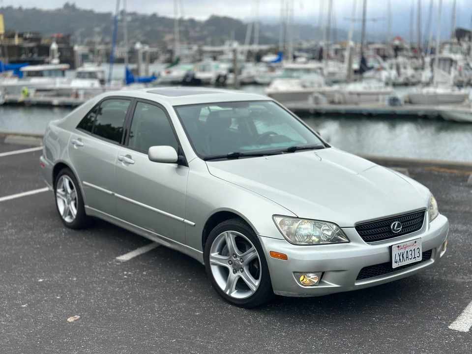 2003 Lexus IS 1st Gen - Image 21 of 31