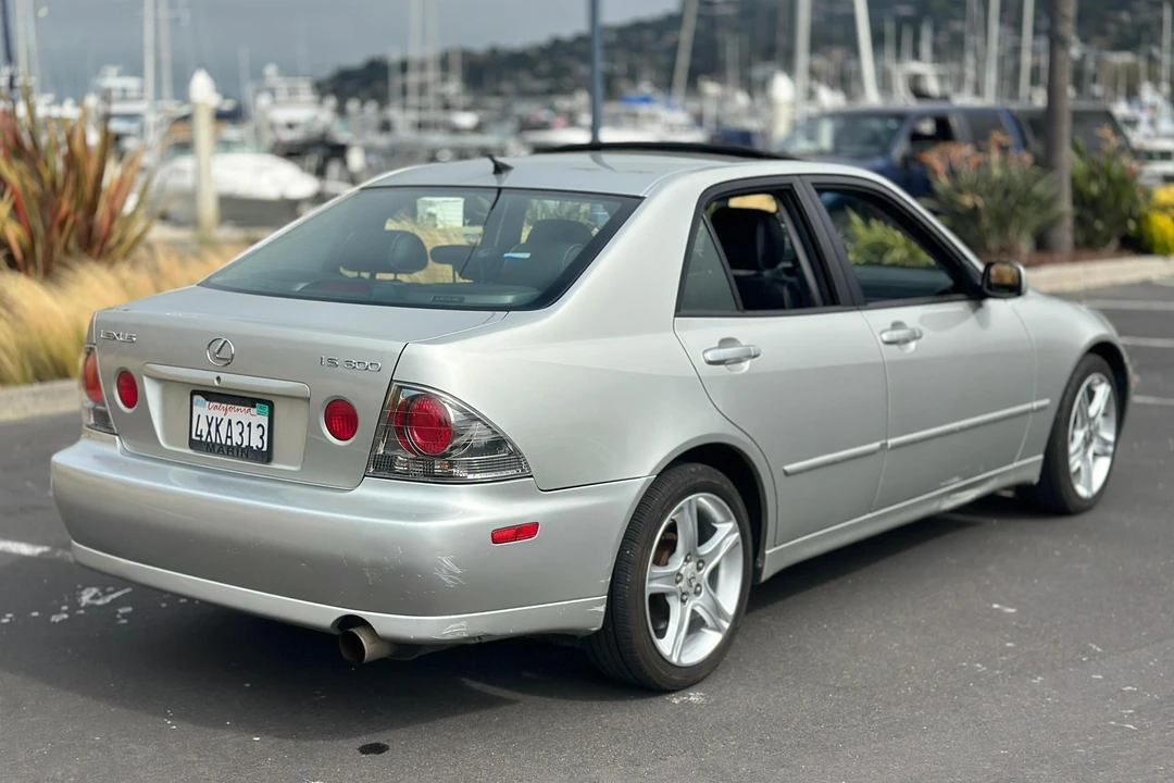 2003 Lexus IS 1st Gen - Image 4 of 31