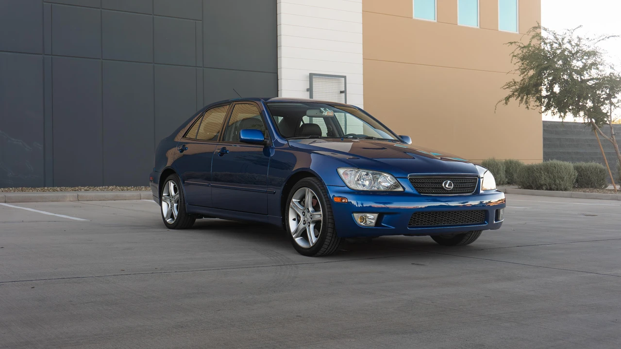 2003 Lexus IS 1st Gen - Image 23 of 31