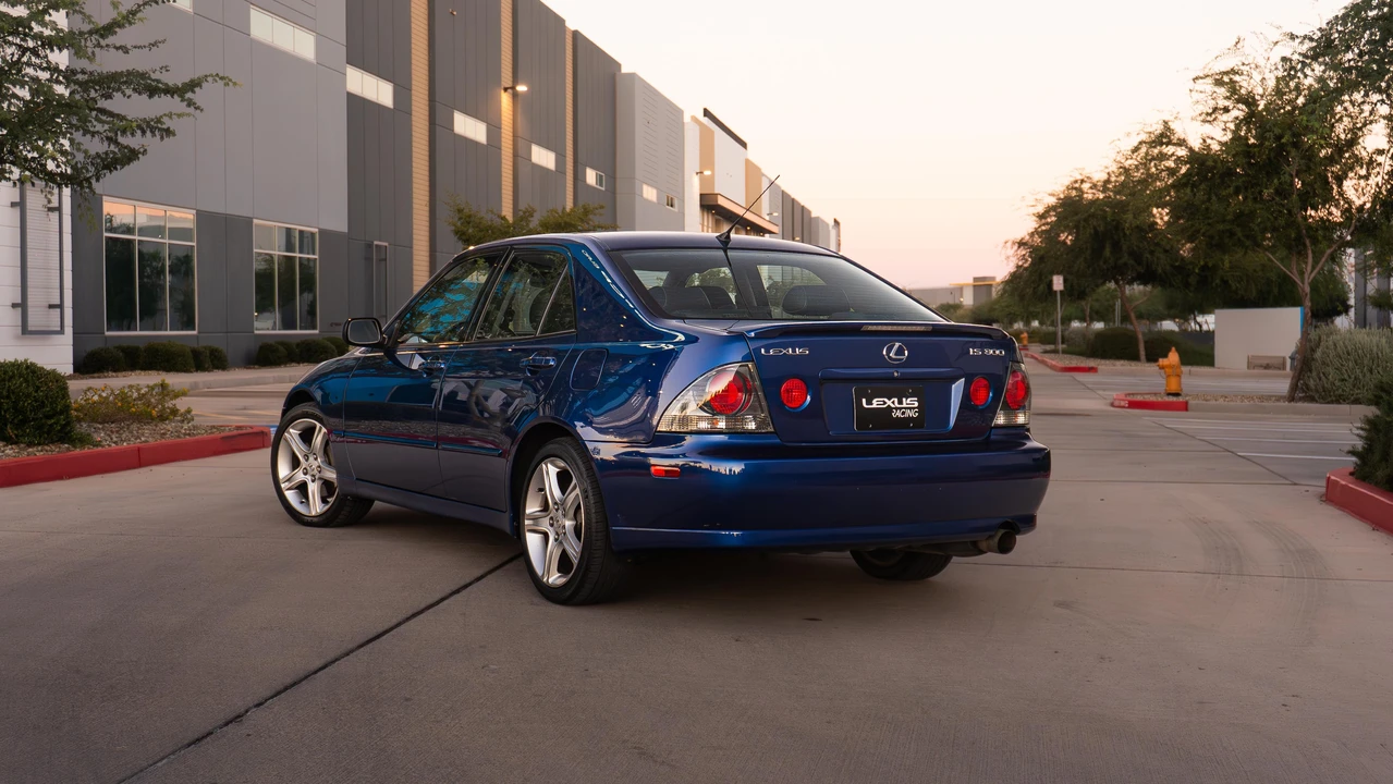 2003 Lexus IS 1st Gen - Image 12 of 31