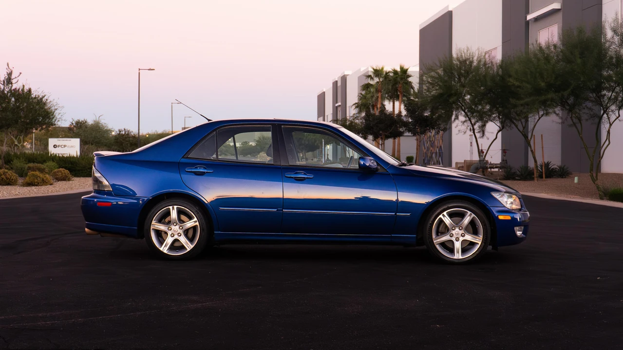 2003 Lexus IS 1st Gen - Image 20 of 31