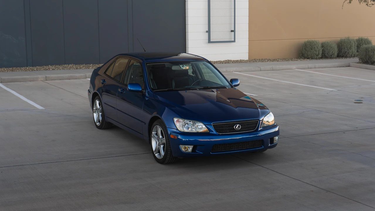 2003 Lexus IS 1st Gen - Image 25 of 31
