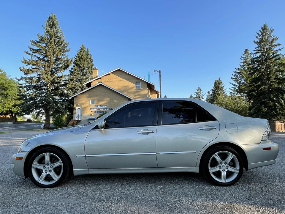 2003 Lexus IS 1st Gen - Image 26 of 31