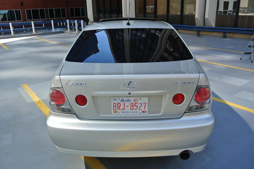 2003 Lexus IS 1st Gen - Image 5 of 31