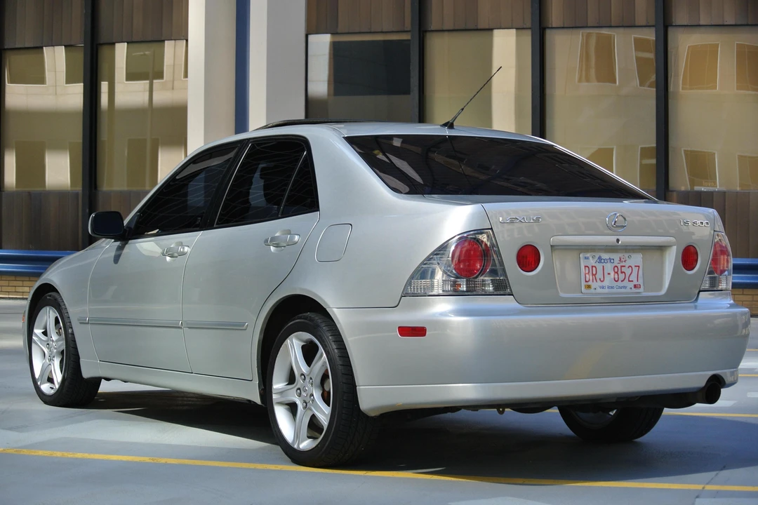 2003 Lexus IS 1st Gen - Image 4 of 31
