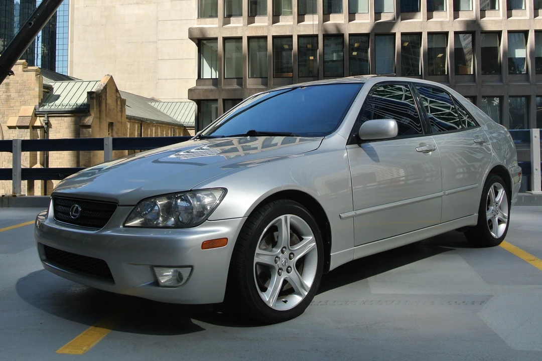 2003 Lexus IS 1st Gen - Image 12 of 31