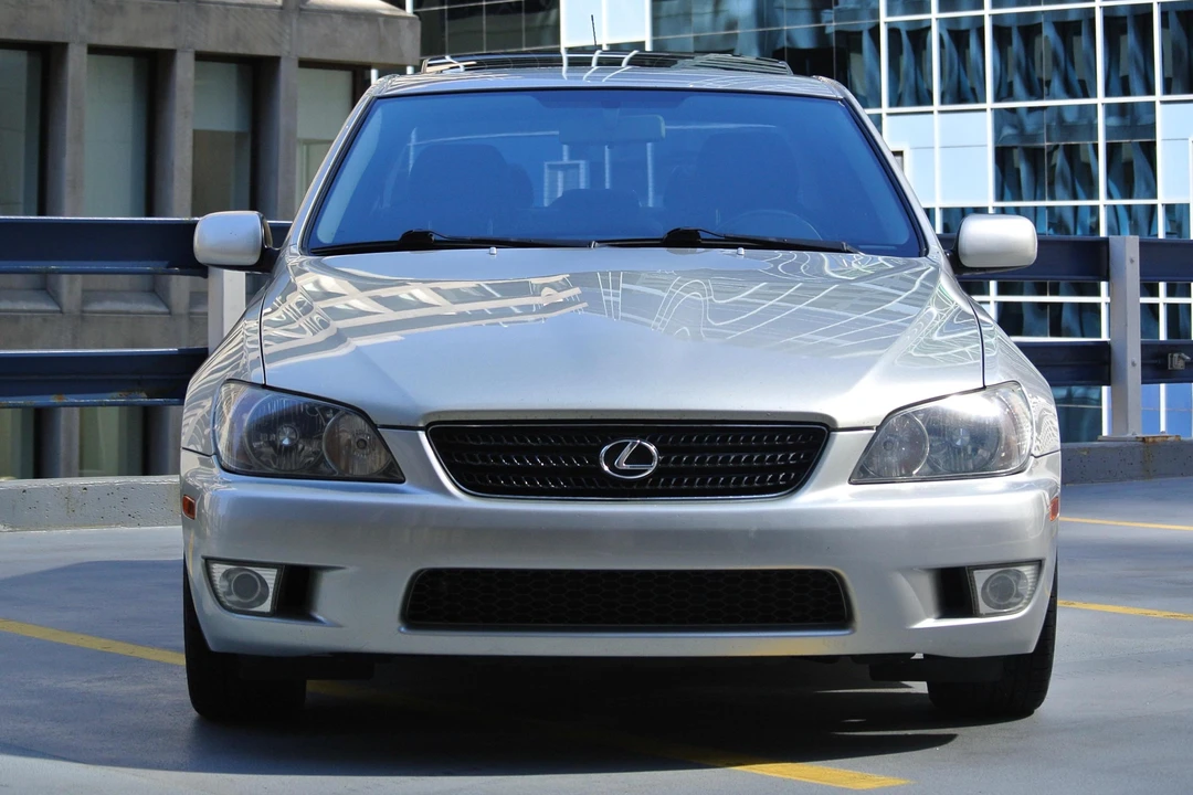 2003 Lexus IS 1st Gen - Image 2 of 31