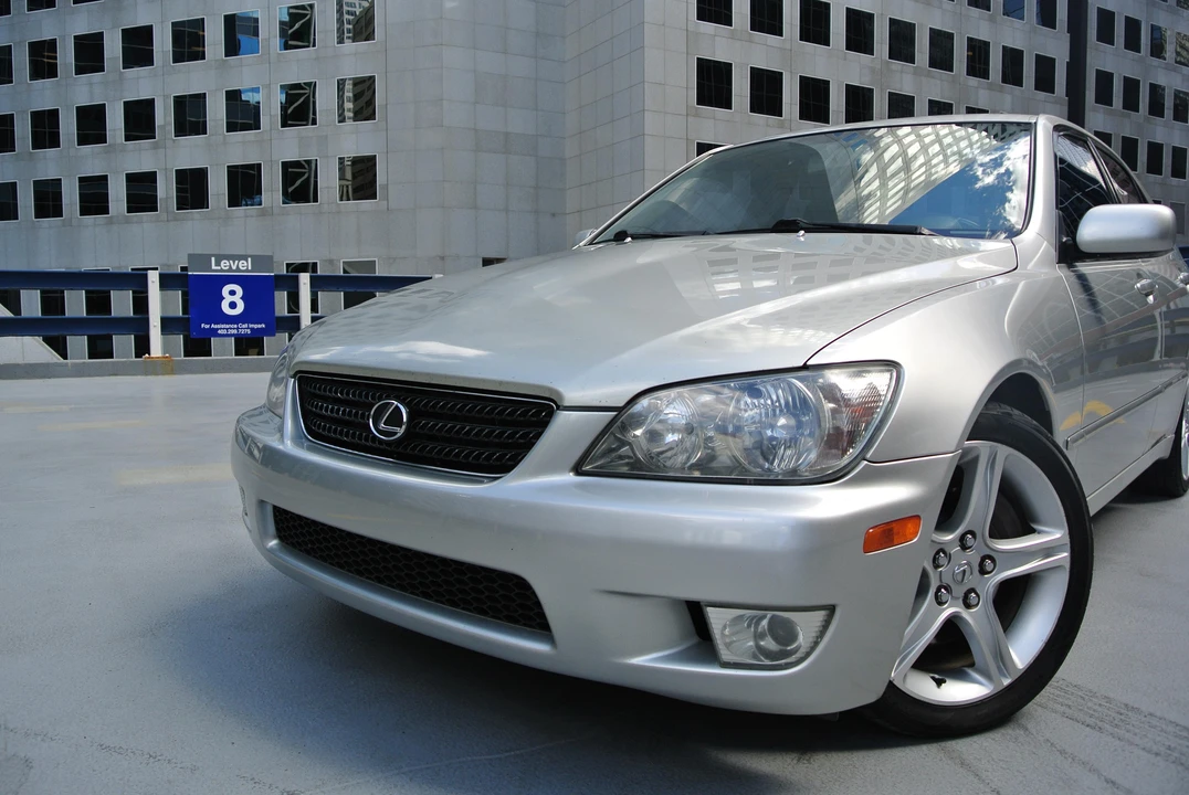 2003 Lexus IS 1st Gen - Image 28 of 31