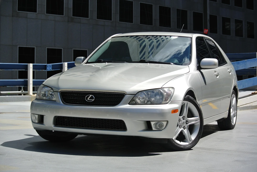 2003 Lexus IS 1st Gen - Image 7 of 31