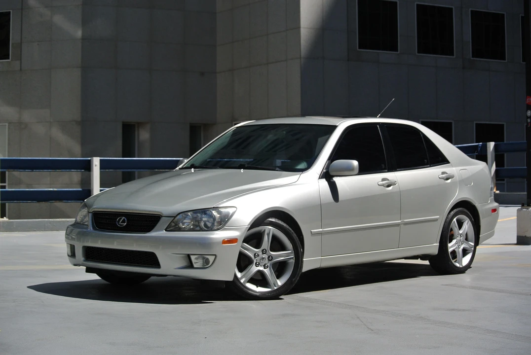 2003 Lexus IS 1st Gen - Image 9 of 31