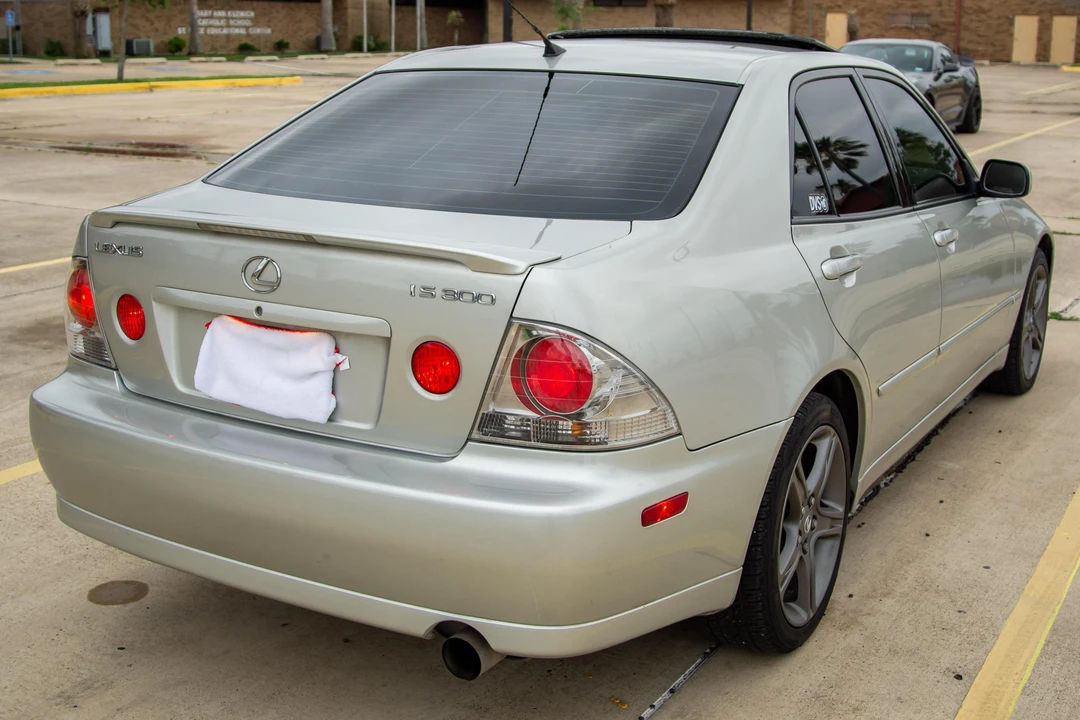 2003 Lexus IS 1st Gen - Image 4 of 22