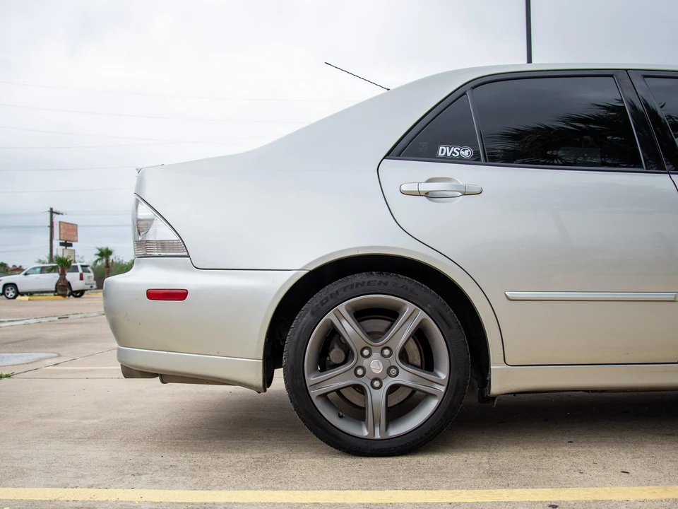 2003 Lexus IS 1st Gen - Image 10 of 22
