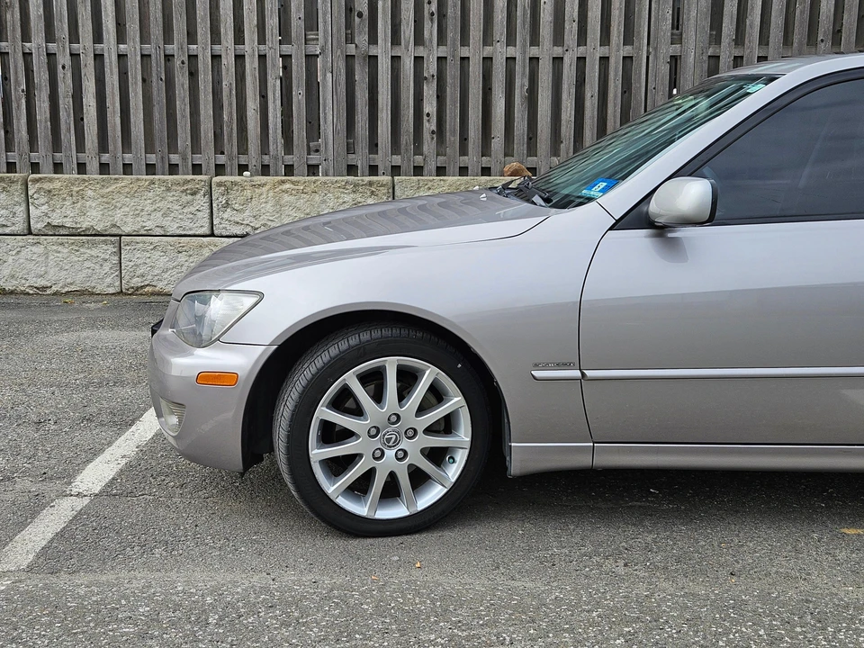 2003 Lexus IS 1st Gen - Image 23 of 31