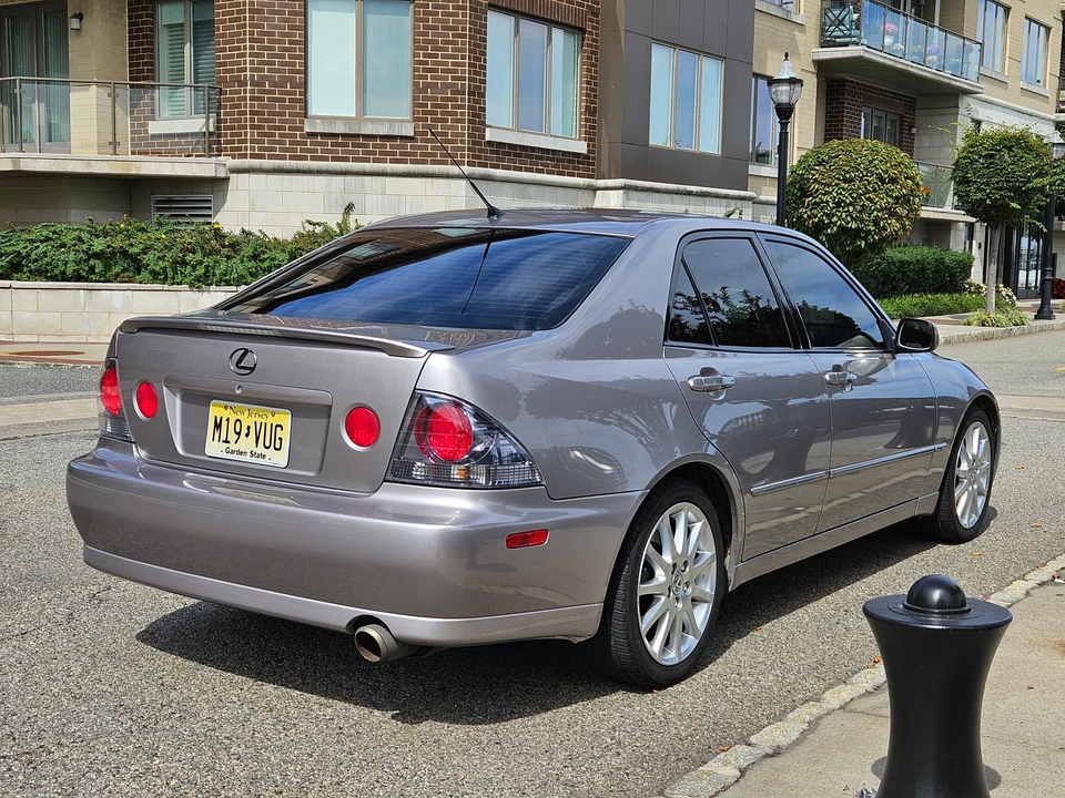 2003 Lexus IS 1st Gen - Image 15 of 31