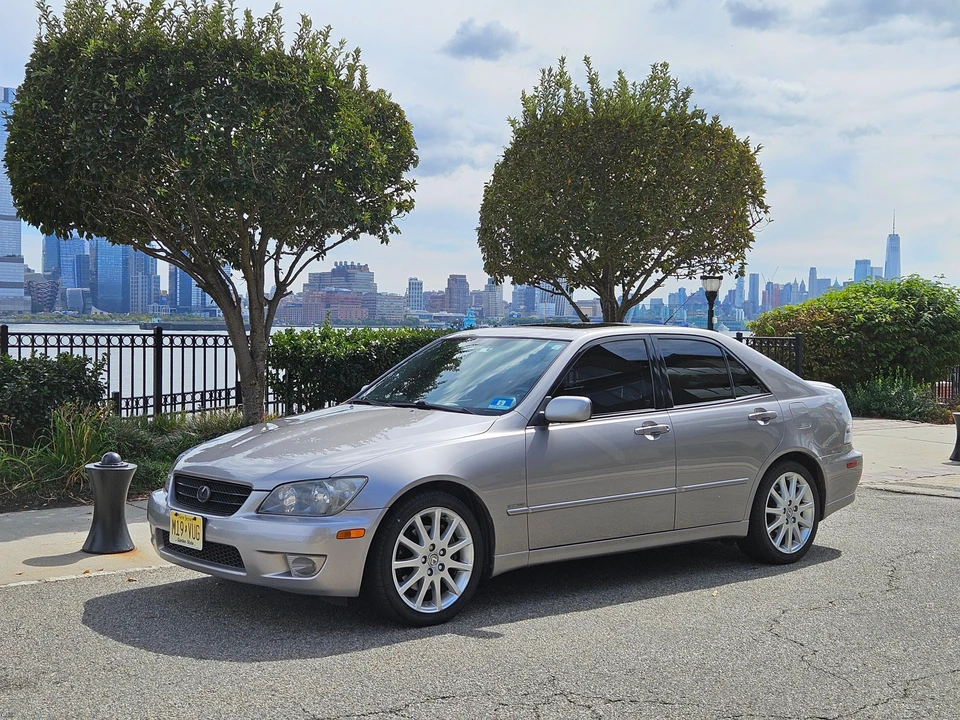 2003 Lexus IS 1st Gen - Image 8 of 31