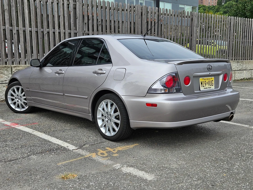 2003 Lexus IS 1st Gen - Image 12 of 31