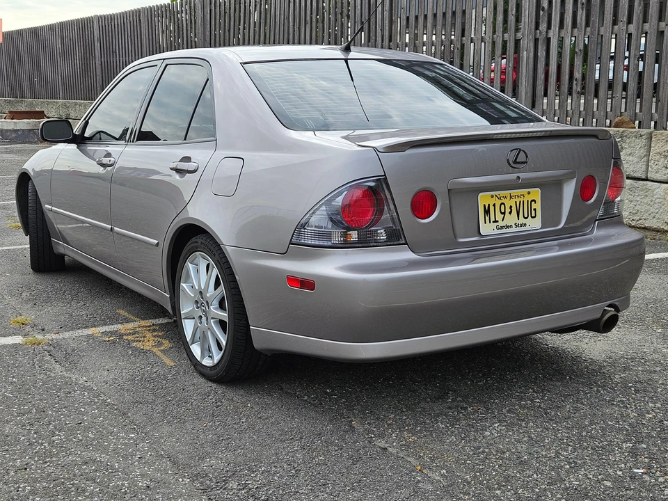 2003 Lexus IS 1st Gen - Image 14 of 31