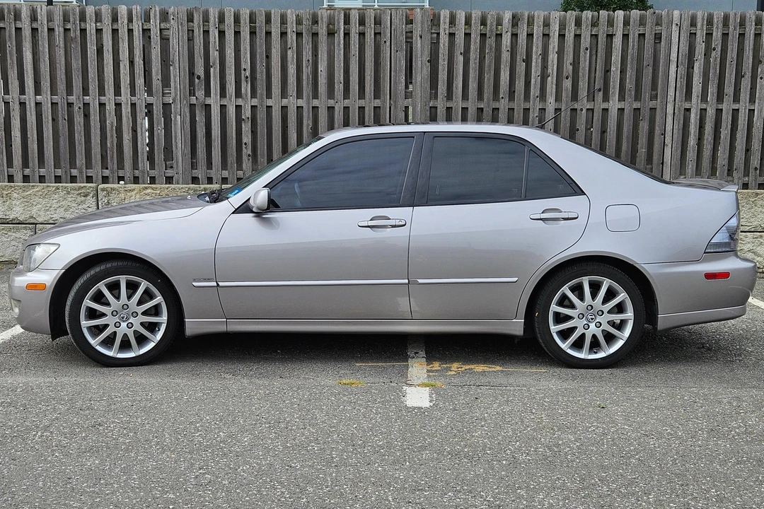 2003 Lexus IS 1st Gen - Image 3 of 31