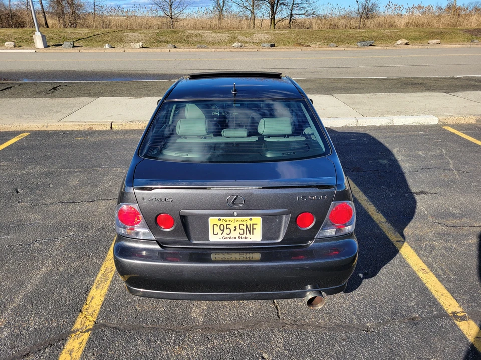 2003 Lexus IS 1st Gen - Image 13 of 31