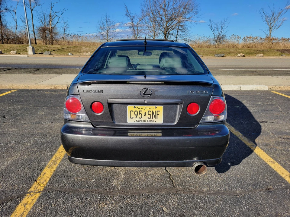 2003 Lexus IS 1st Gen - Image 14 of 31