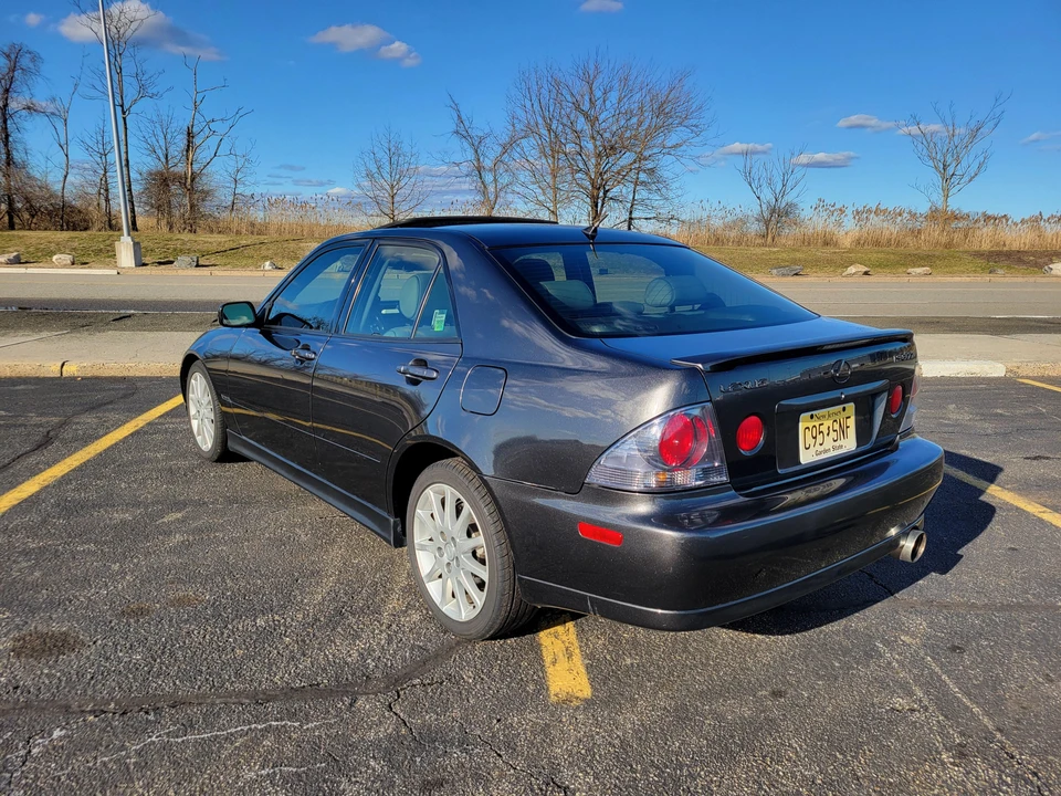 2003 Lexus IS 1st Gen - Image 12 of 31
