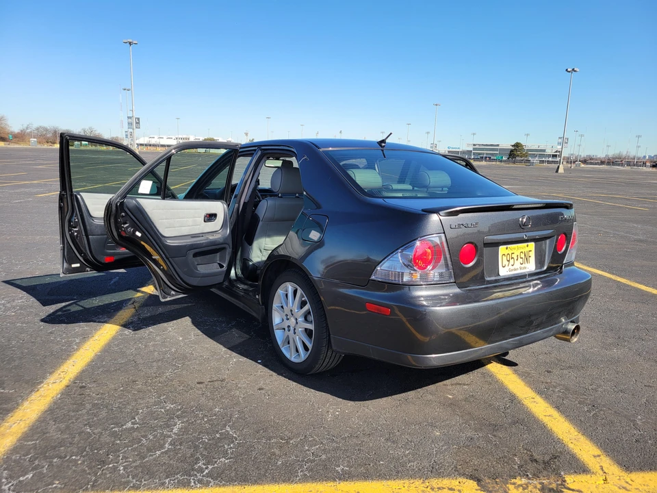 2003 Lexus IS 1st Gen - Image 22 of 31