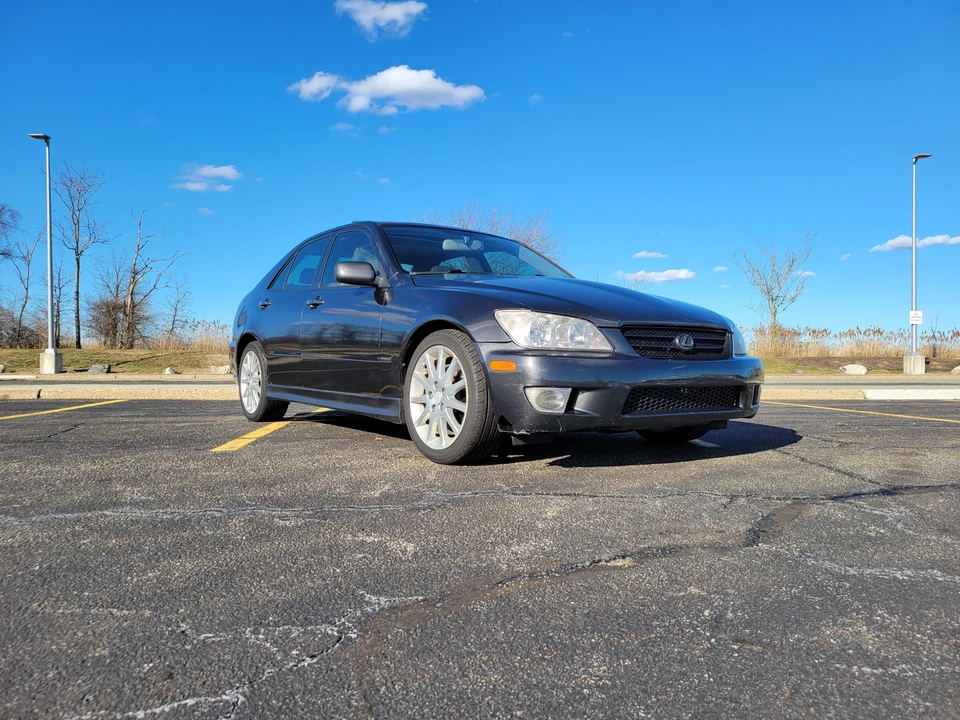 2003 Lexus IS 1st Gen - Image 21 of 31