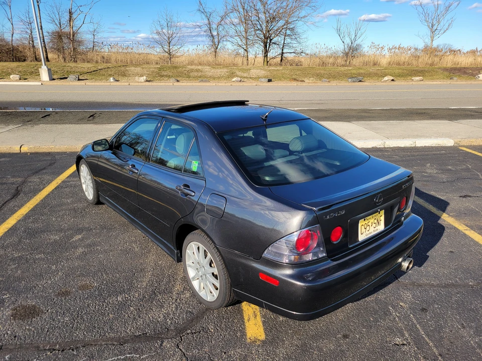 2003 Lexus IS 1st Gen - Image 11 of 31