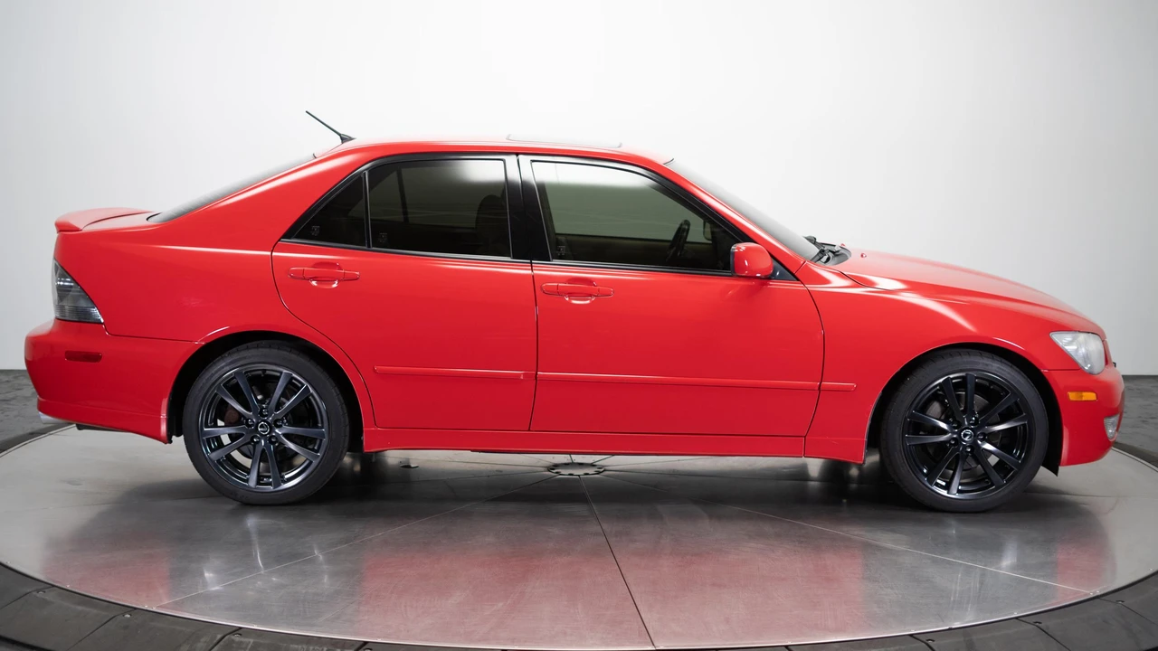 2003 Lexus IS 1st Gen - Image 16 of 31