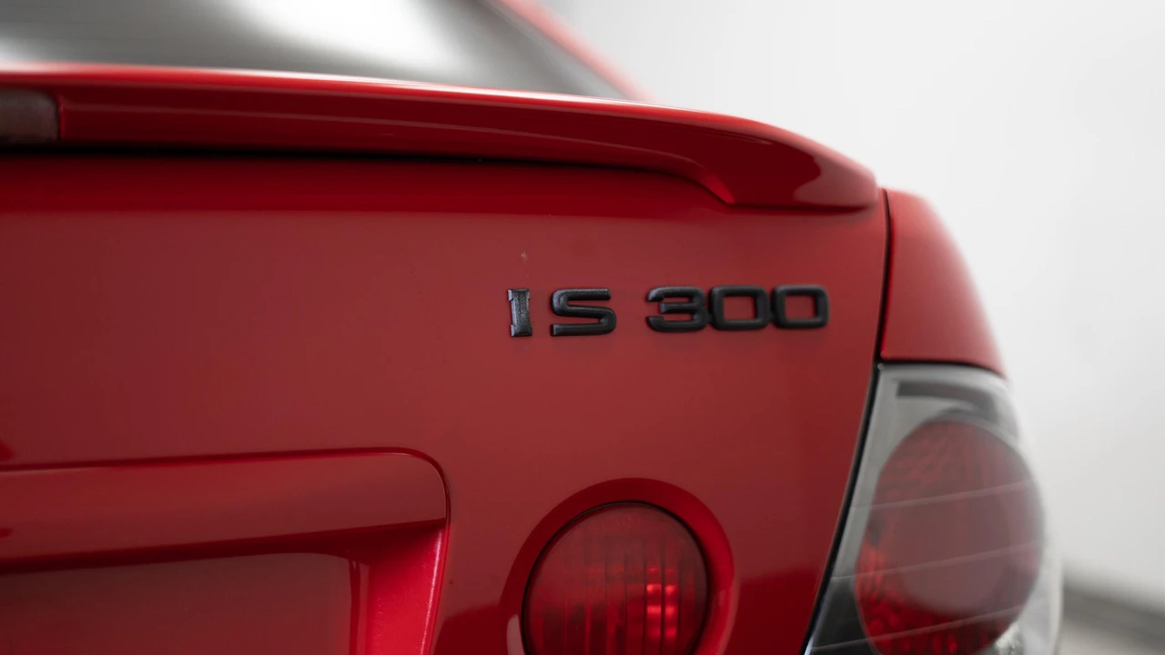 2003 Lexus IS 1st Gen - Image 21 of 31
