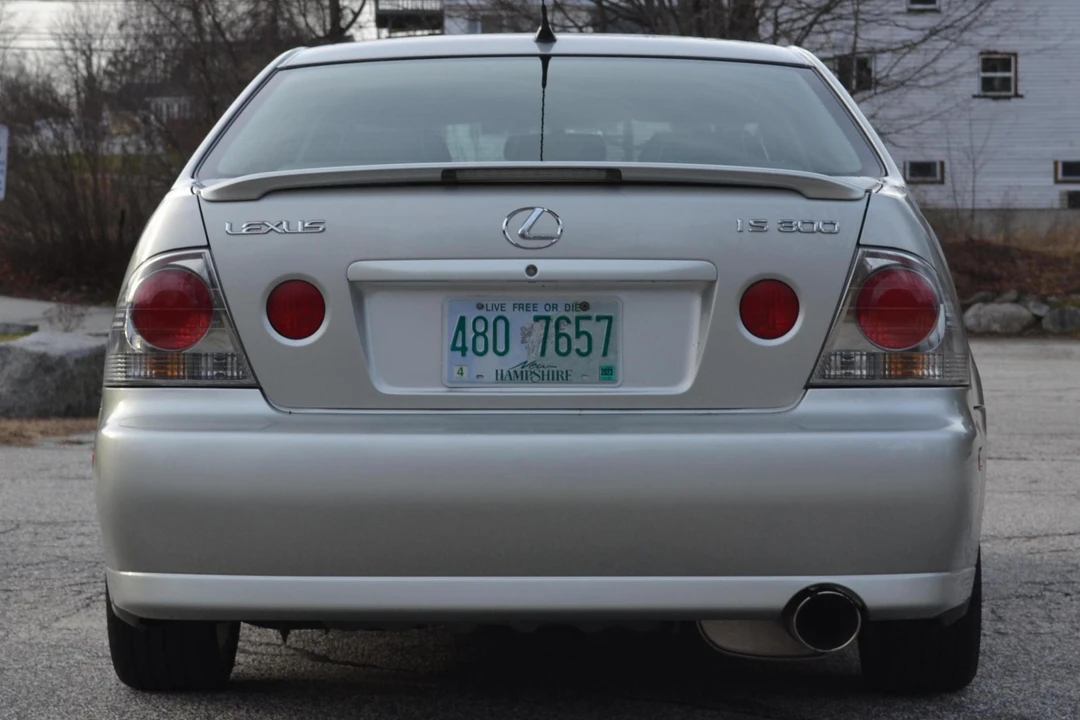 2003 Lexus IS 1st Gen - Image 5 of 17