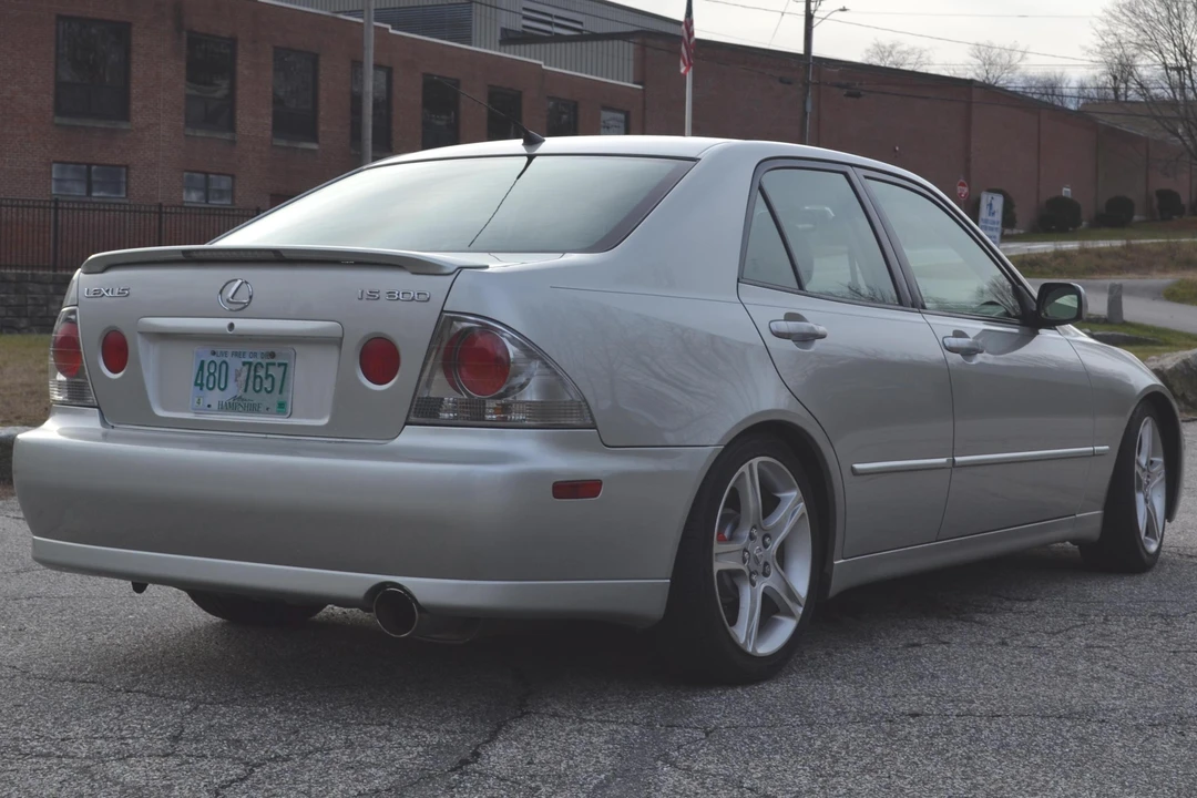 2003 Lexus IS 1st Gen - Image 10 of 17
