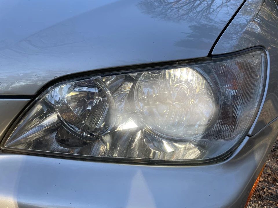 2003 Lexus IS 1st Gen - Image 15 of 17