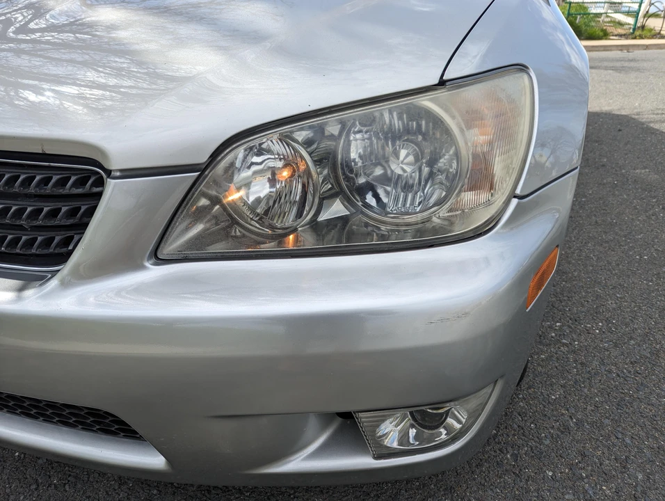 2003 Lexus IS 1st Gen - Image 21 of 31