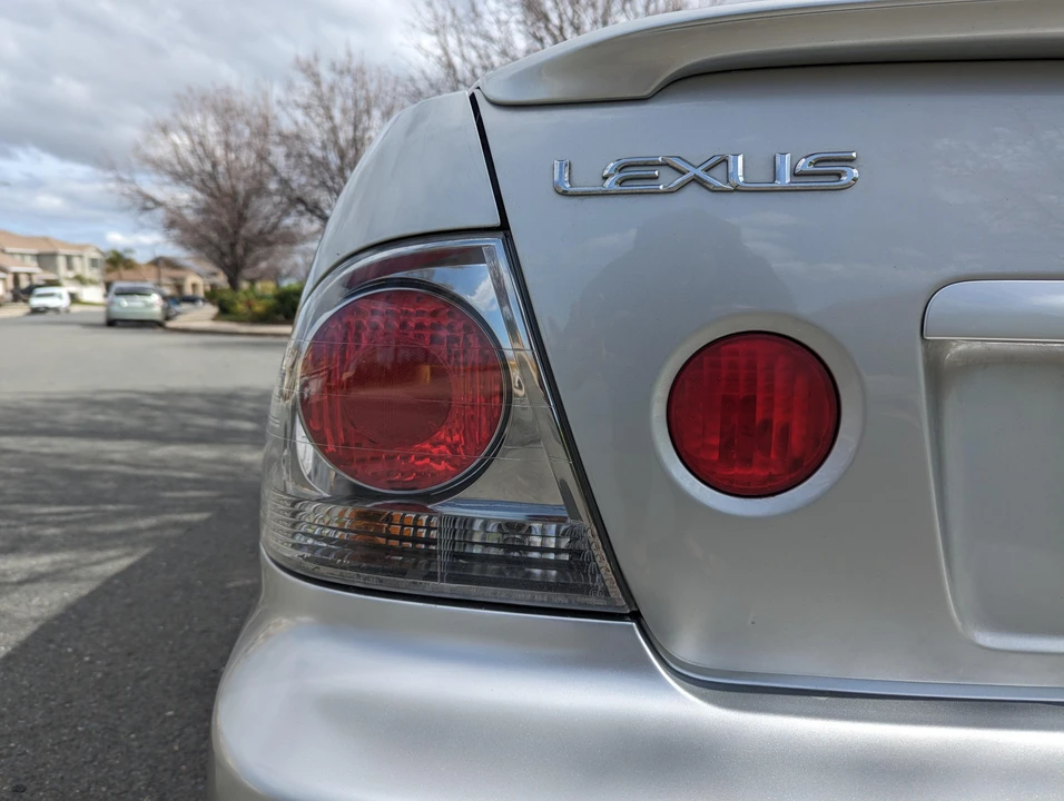 2003 Lexus IS 1st Gen - Image 24 of 31