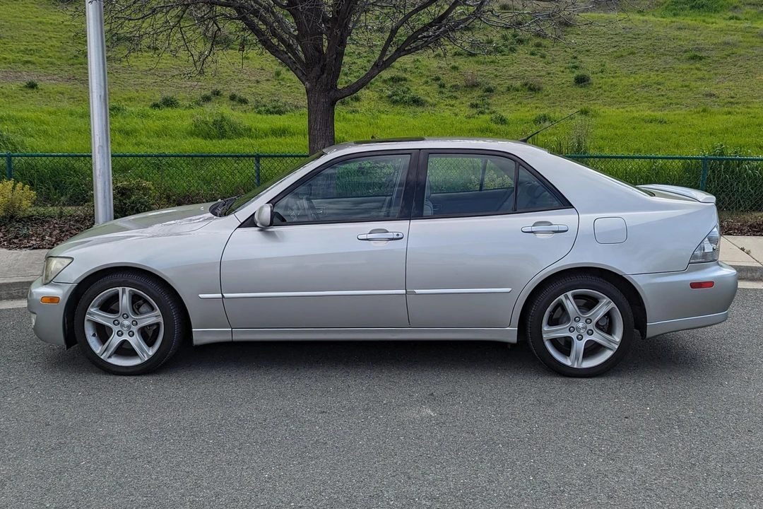2003 Lexus IS 1st Gen - Image 3 of 31