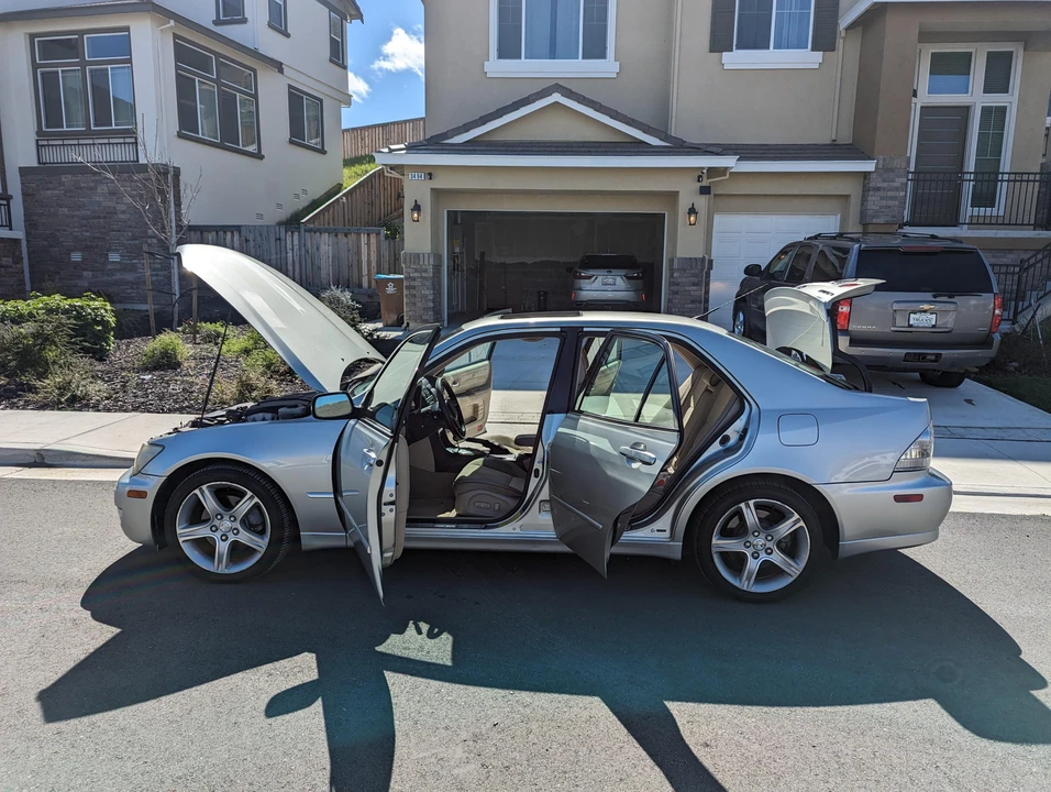 2003 Lexus IS 1st Gen - Image 15 of 31
