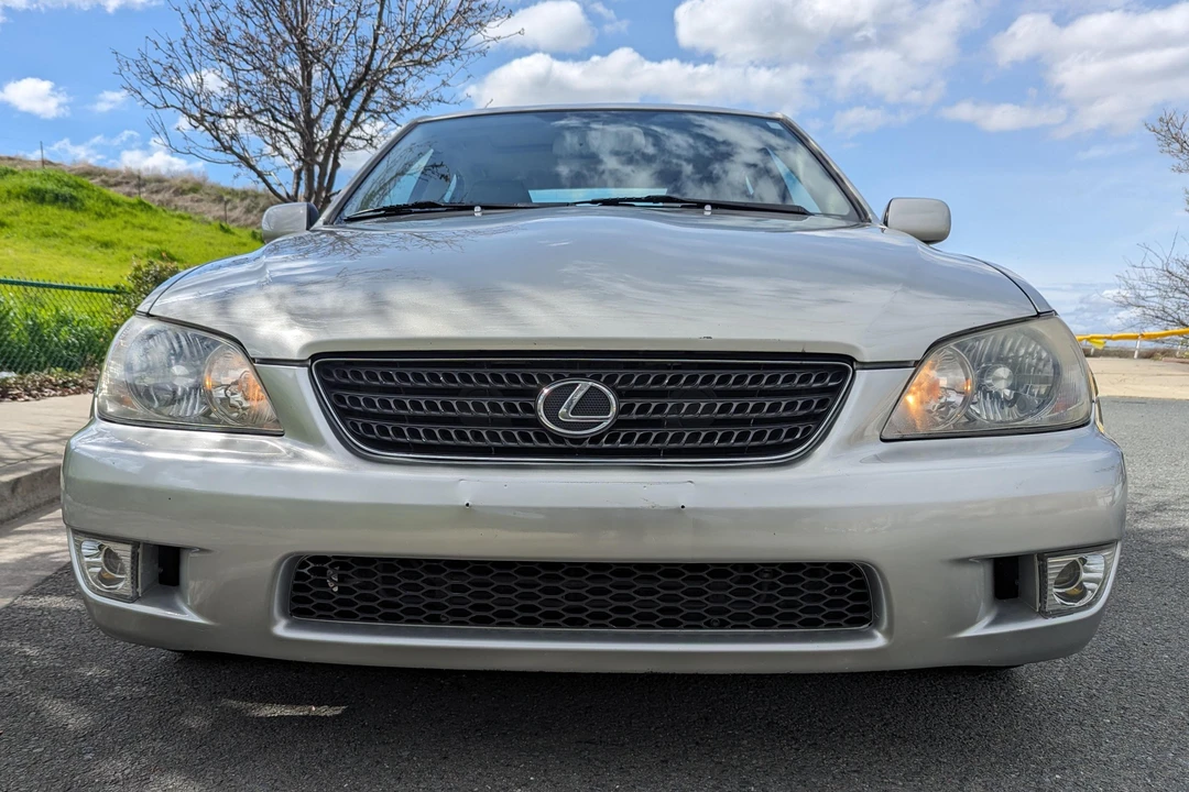 2003 Lexus IS 1st Gen - Image 2 of 31