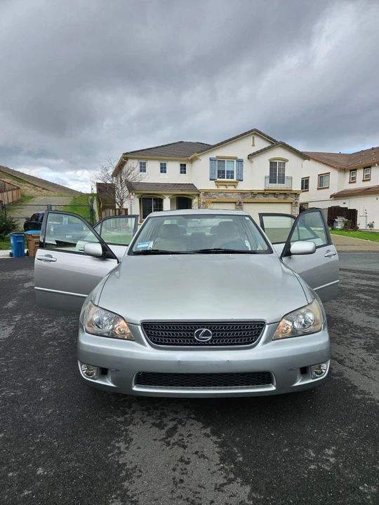 2003 Lexus IS 1st Gen - Image 13 of 31