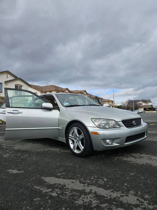 2003 Lexus IS 1st Gen - Image 19 of 31