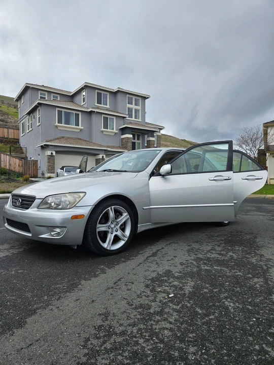 2003 Lexus IS 1st Gen - Image 14 of 31