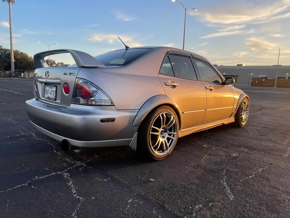 2003 Lexus IS 1st Gen - Image 16 of 31