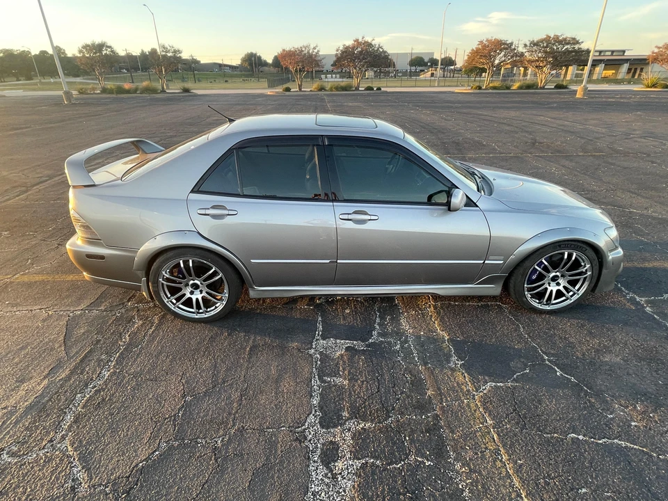 2003 Lexus IS 1st Gen - Image 11 of 31