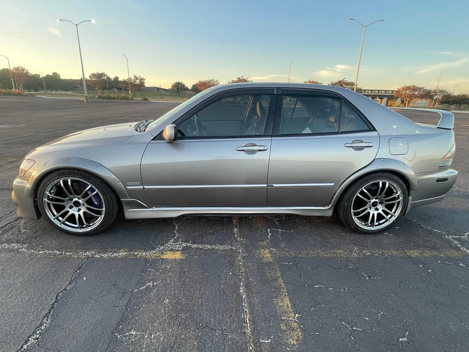 2003 Lexus IS 1st Gen - Image 9 of 31