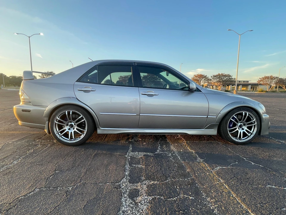 2003 Lexus IS 1st Gen - Image 12 of 31