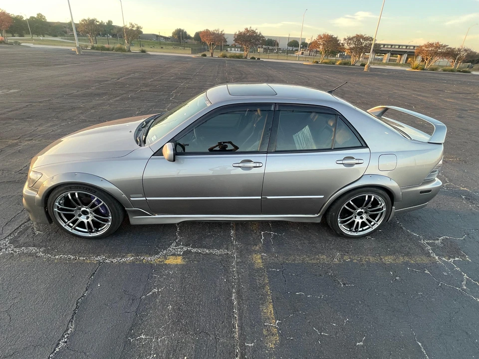 2003 Lexus IS 1st Gen - Image 8 of 31