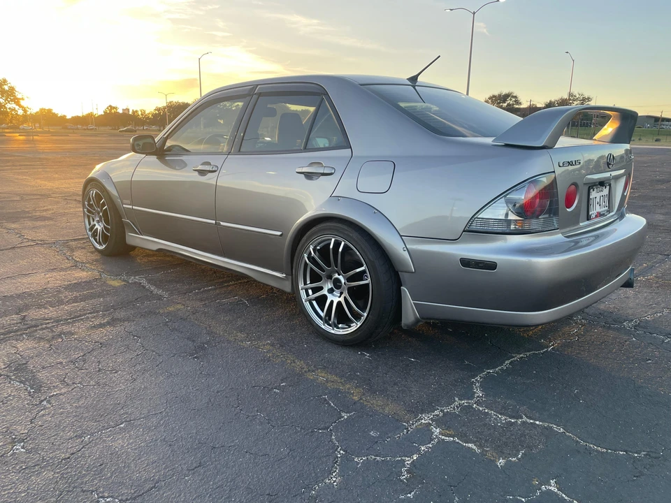 2003 Lexus IS 1st Gen - Image 10 of 31